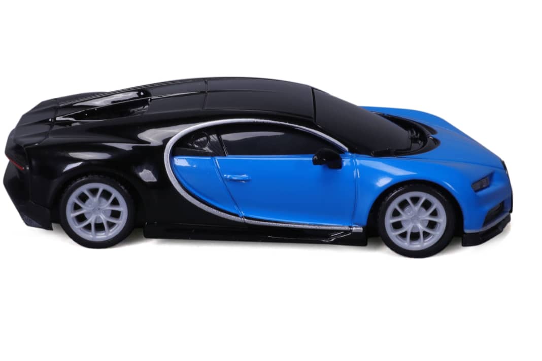 Die Seitenansicht zeigt beim Chiron die originalgetreu umgesetzte Zweifarbenlackierung des RC-Flitzers