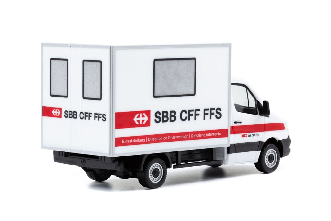 In der Rückansicht ist der kastenförmige Aufbau des Sprinter gut zu erkennen