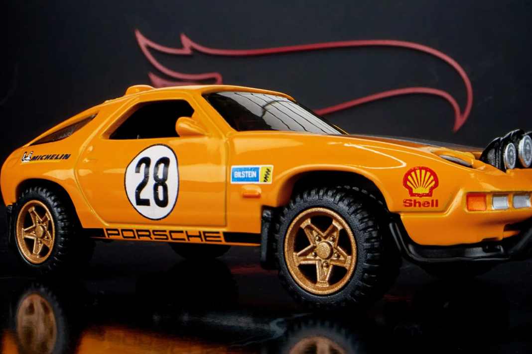 Das neue Hot-Wheels-Sondermodell trägt einen coolen Rallye-Look in 1:64