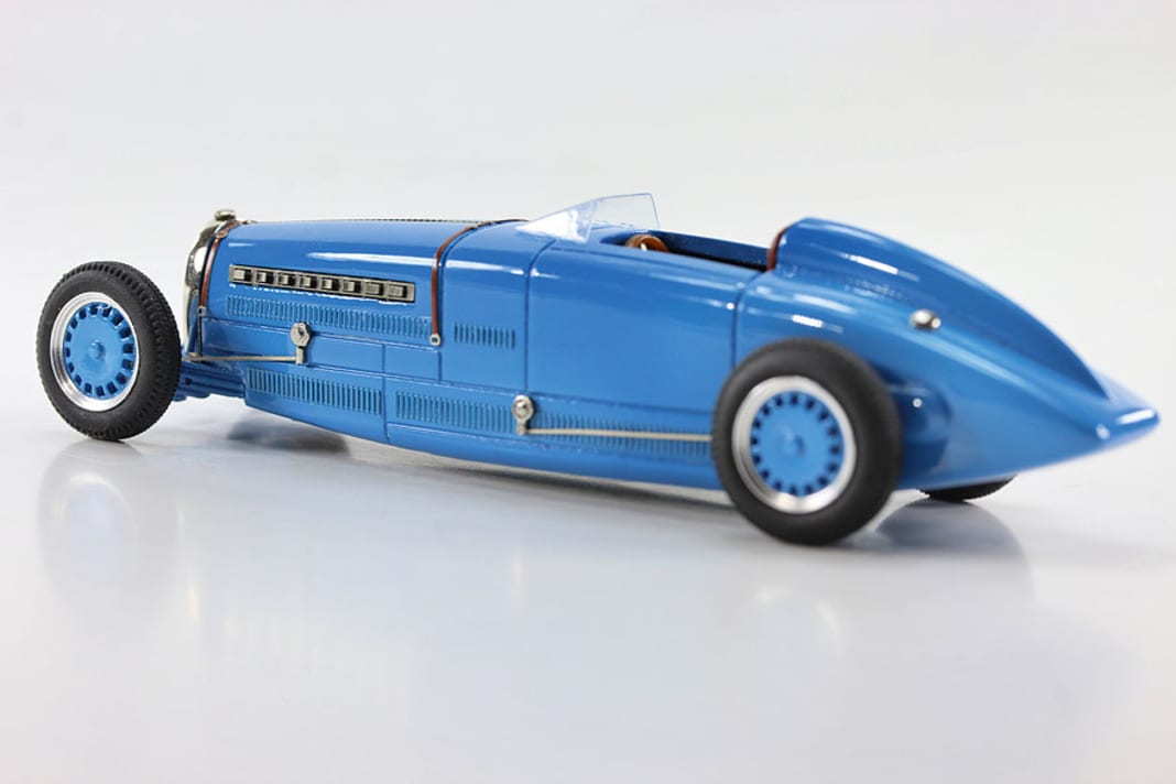 Bugatti-Weltrekordwagen mit Motor...