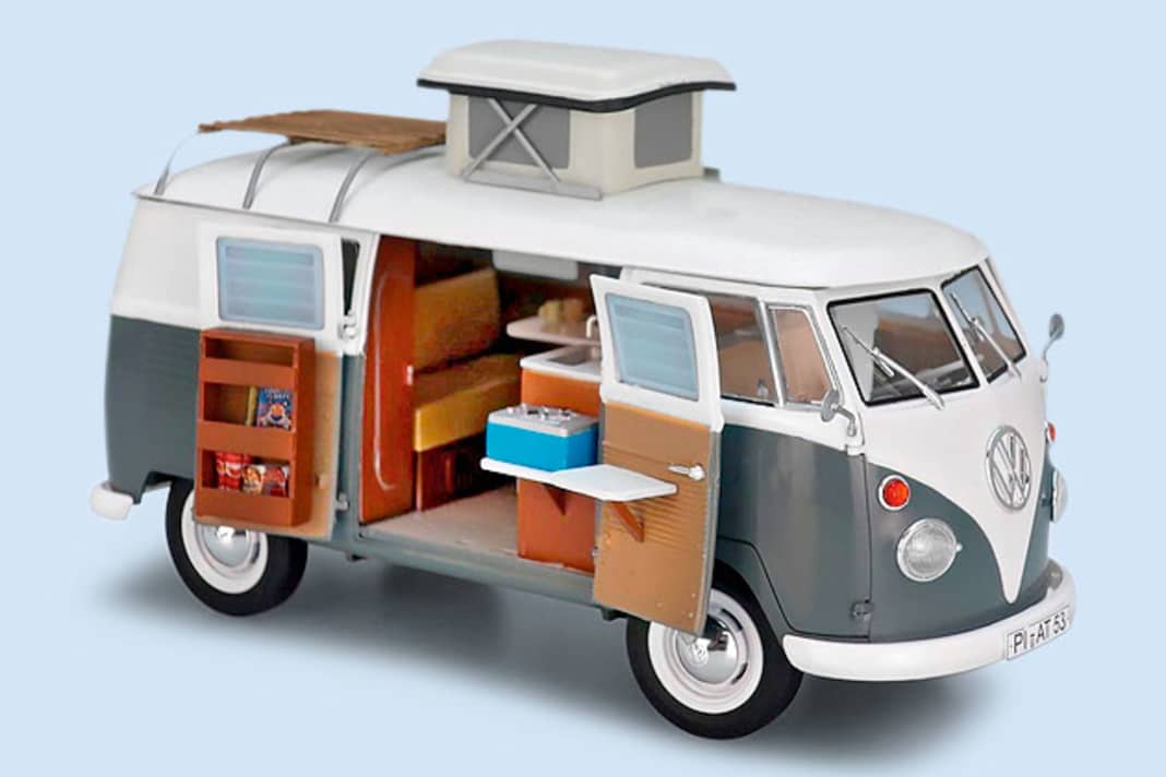 Revell leitet von seinem VW T1 als Plastikkit in 1:24 nun ein frühes Westfalia-Reisemobil ab | 