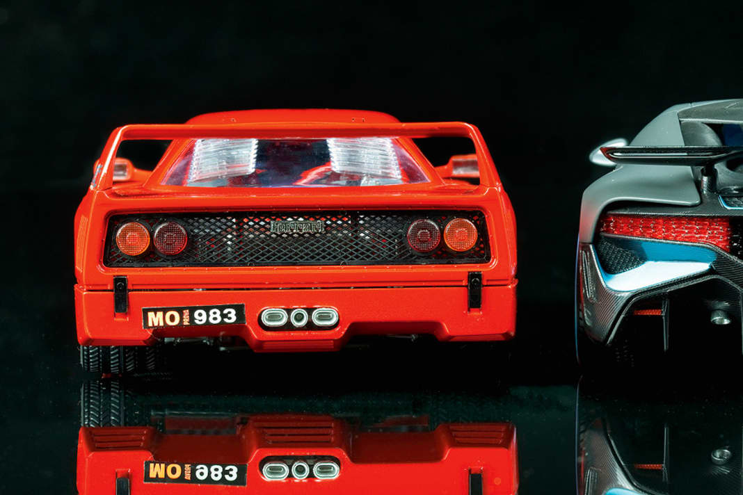 Wie haste dir verändert: Heckansichten von Supersportwagen in 1:18 aus der Produktion von Bburago im Wandel der Zeit