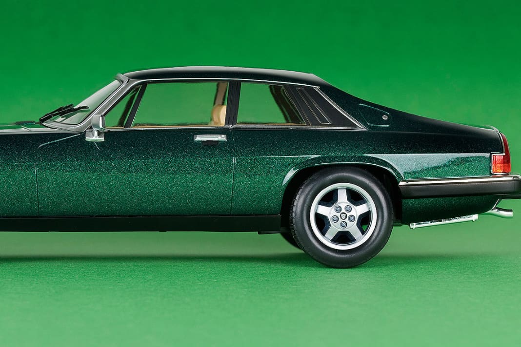 Der XJ.S von Norev zeigt tolle Proportionen, einen satt schimmernden Lack und ist sehr sauber verarbeitet