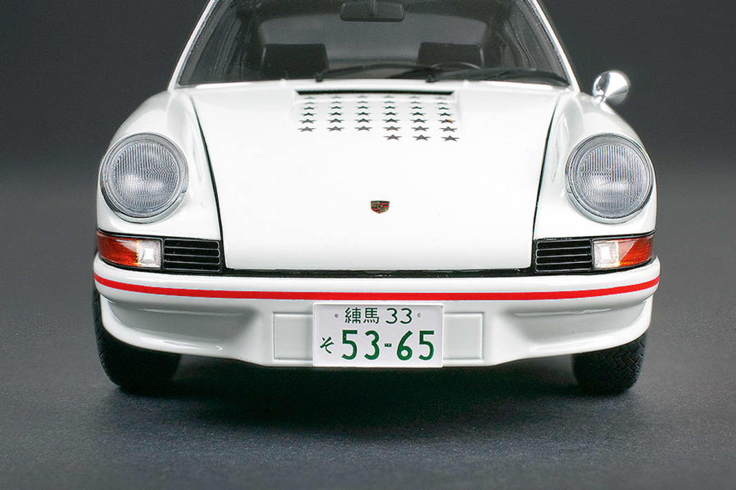 Der 911 RS ist nicht nur ein Manga-Star, sondern ein hervorragend detaillierter 1:18er von Autoart in Composite-Ausführung