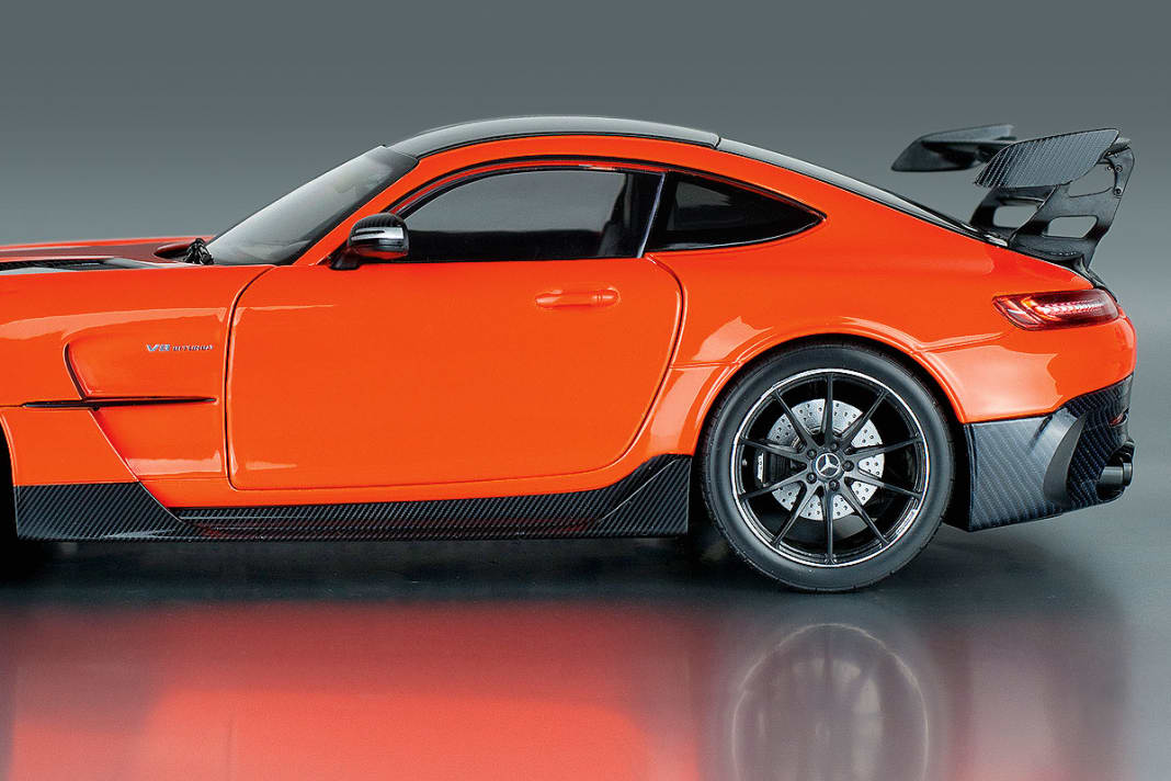 Für die 1:18-Miniatur des Mercedes-AMG GT Black Series baute Norev wegen der komplett veränderten Karosserie sogar eine neue Form | Fotos C. Hoffmann, Daimler (1)