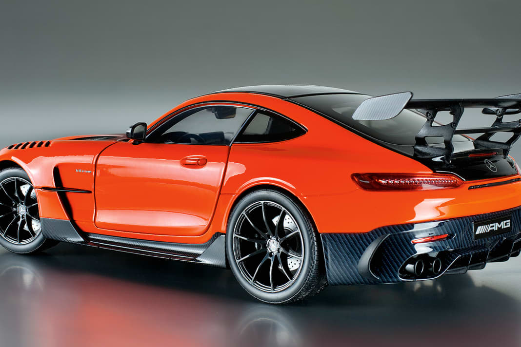 Für die 1:18-Miniatur des Mercedes-AMG GT Black Series baute Norev wegen der komplett veränderten Karosserie sogar eine neue Form | Fotos C. Hoffmann, Daimler (1)
