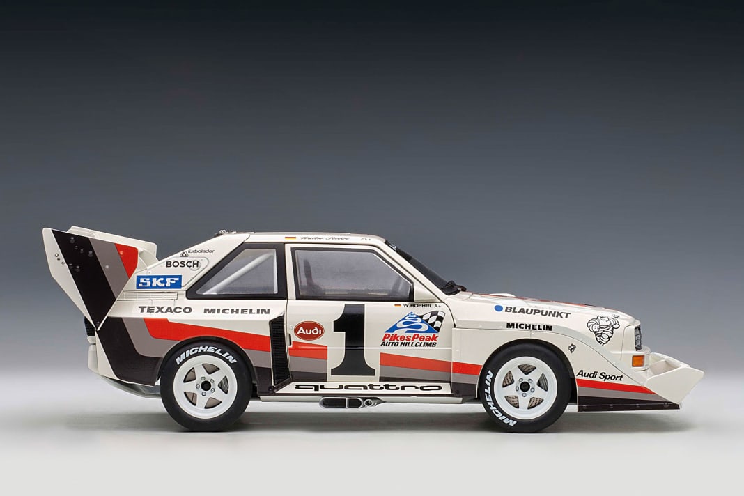 Der Pikes Peak hat mehr Flügelwerk als ein Airbus-Flugzeug – auch in 1:18, denn Autoart zeichnet das Original wunderbar nach