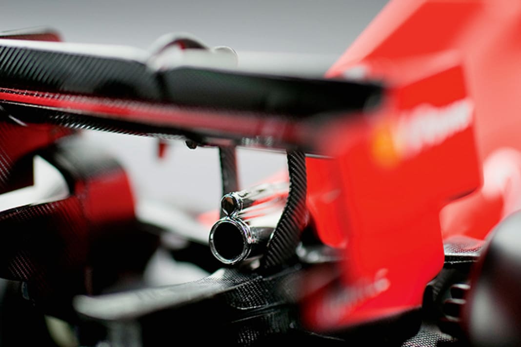 Vettels wohl letzter Formel-1-Ferrari zeigt als Bburago-Modell in 1:18 eine tolle Fahrerfigur und ausgefuchste Technikfinessen