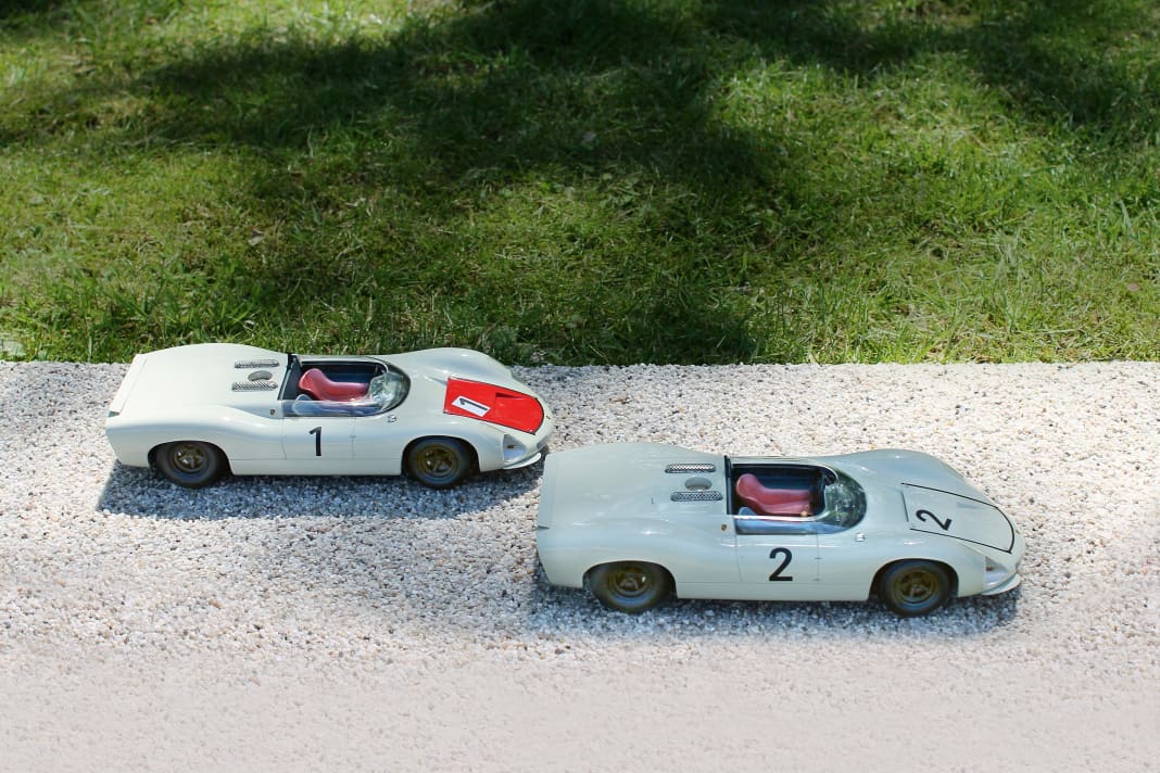 Den Wagen mit der Nummer 1 bewegte als Original der Europäische Bergmeister von 1967 Gerhard Mitter für Porsche als Dienstwagen