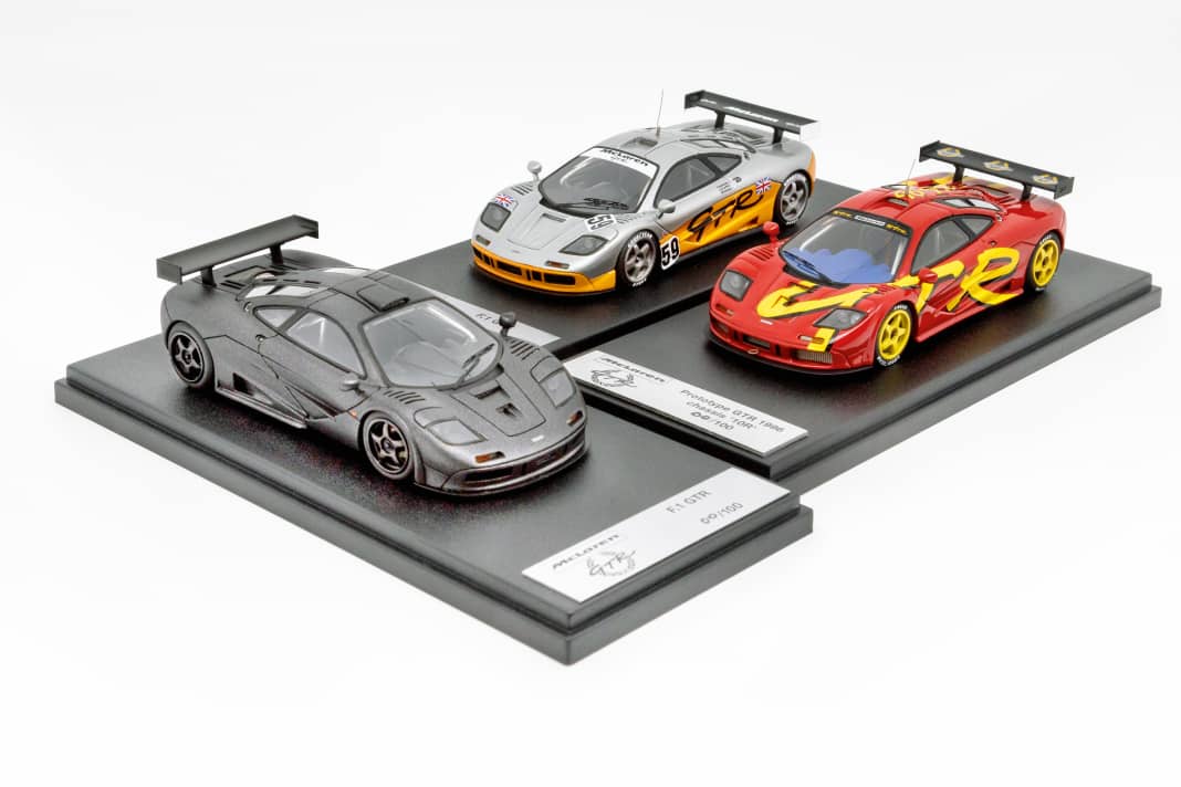 McLaren F1 GTR Studie „Karbon“, rotes Pressepräsentationsauto und silbernes Testcar Le Mans als 1:43-Verkleinerungen