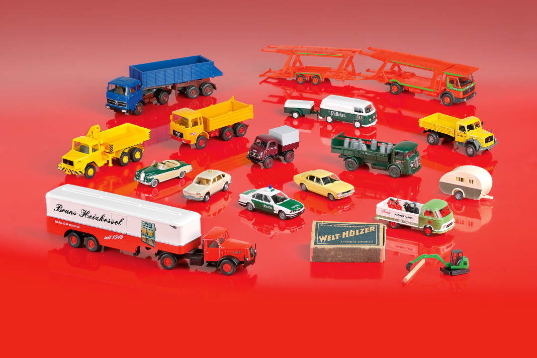 Für seine August-Neuheiten sind Wiking genau 16 zündende Ideen gekommen, die sich auf Miniaturen zu den Spurweiten H0 und N verteilen