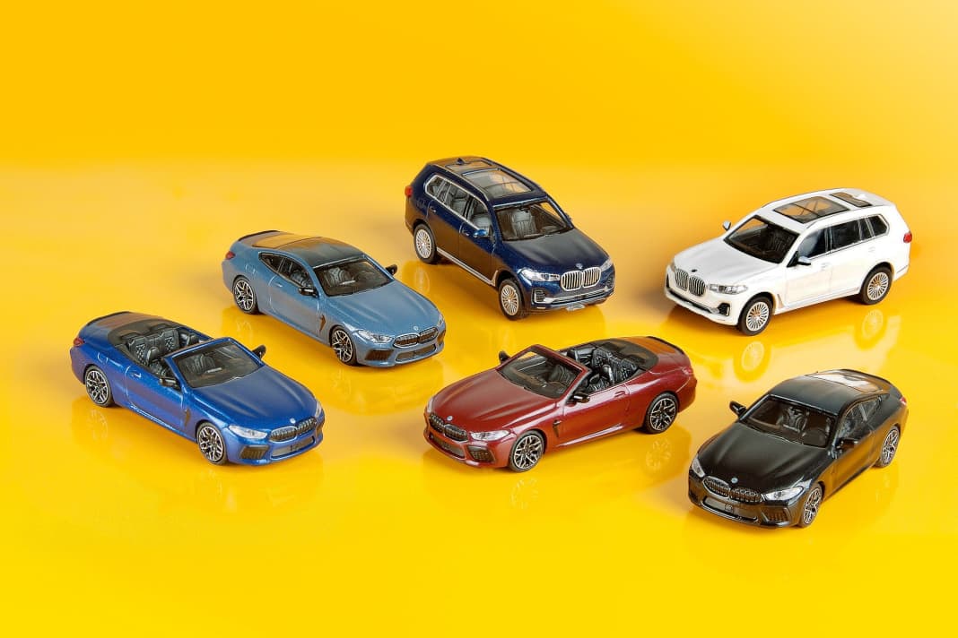 Egal ob Minichamps das SUV BMW X7 oder den M8 als Coupé und Cabriolet in 1:87 nachbaut: Die Details sind in jedem Fall prima, die Dekorationen auch