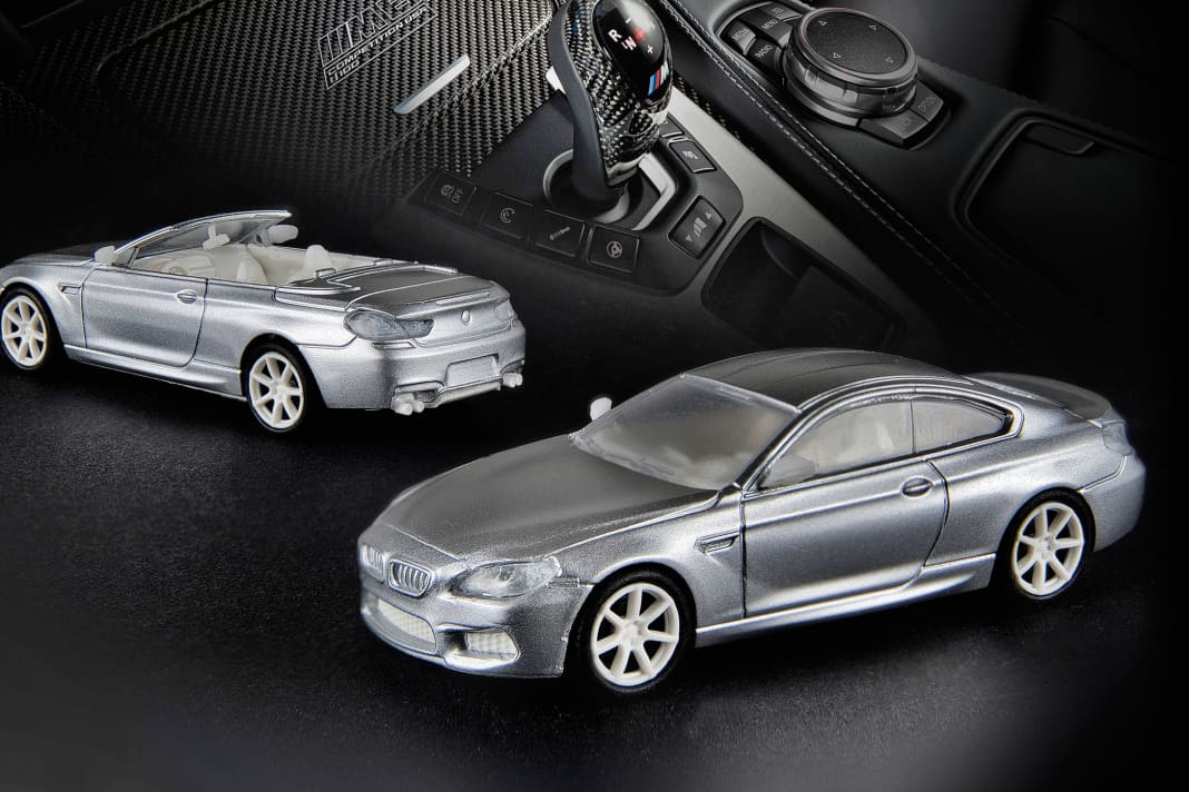 Schon die Designmuster zeigen, wie fein Minichamps seinen BMW M6 in 1:87 graviert hat