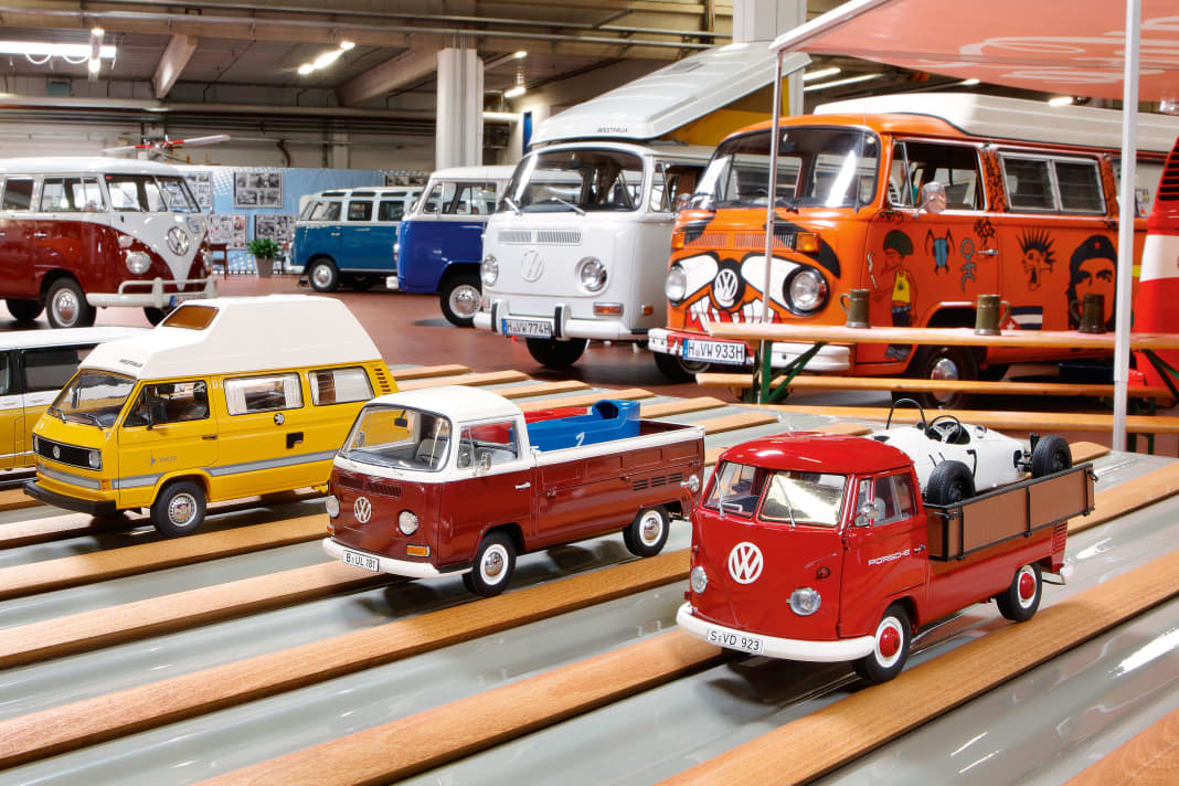 VW Bulli T6 von NZG, T3, T2 und T1 von Schuco in 1:18