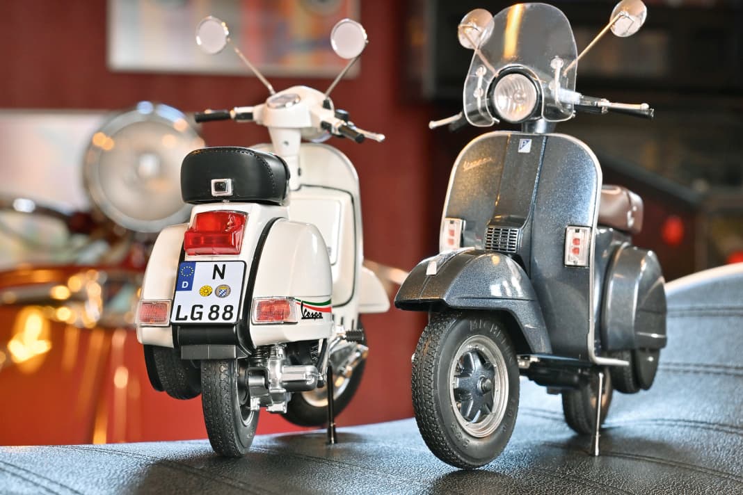 Mit zurückhaltender Farbwahl in den Tönen Weiß und Grau unterstreicht Schuco die klassische Eleganz der beiden neuen Ausgaben seines Piaggio-Motorrollers in 1:10