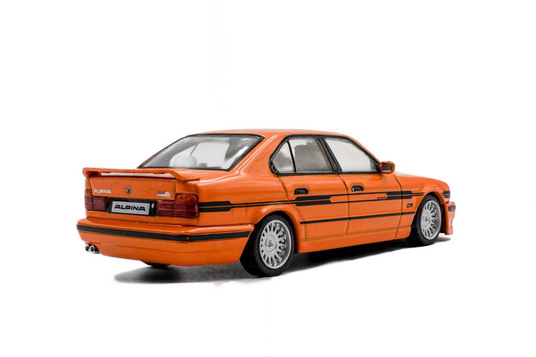 Für gerade einmal 25 Euro liefert Solido eine sehr schöne Miniatur des Alpina B10 Bi-Turbo in 1:43 aus Die Cast ] Foto: Solido