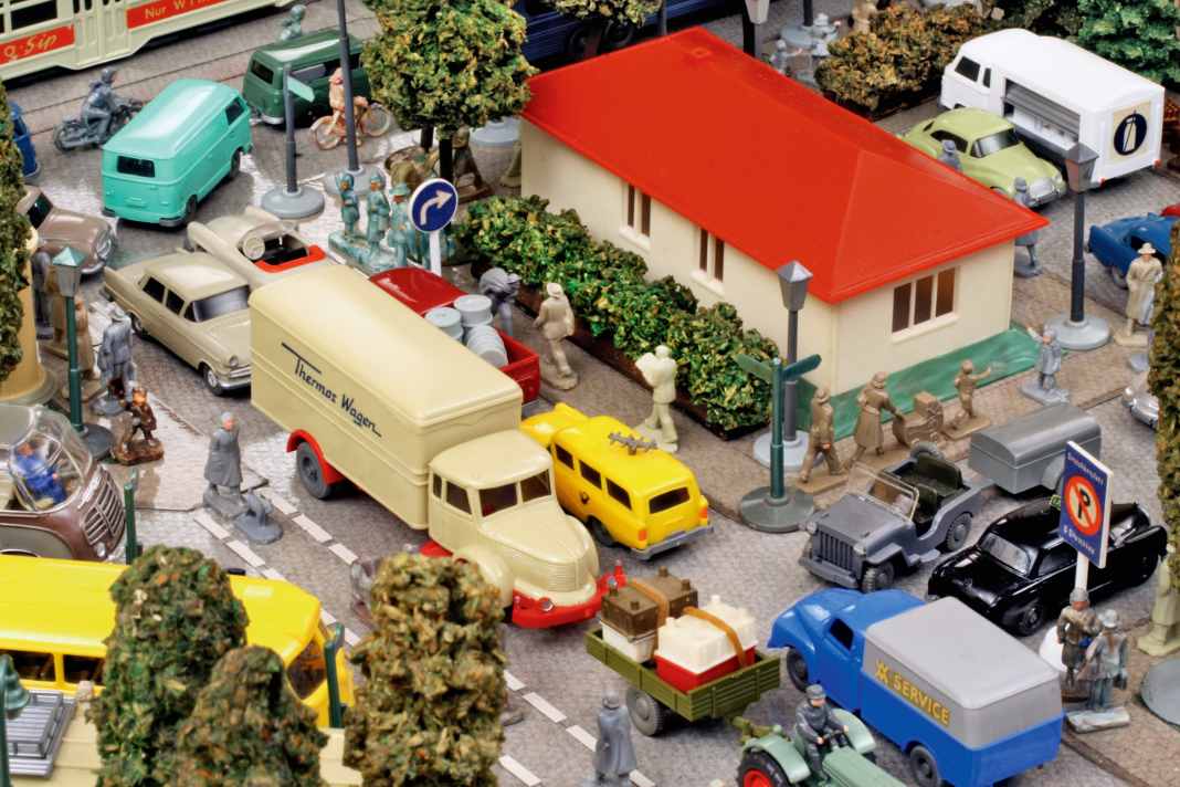 Das clever gestylte Landhaus von Wiking konnte mit Möbeln aufgehübscht werden und war auch Speditionsgeschäftsstelle