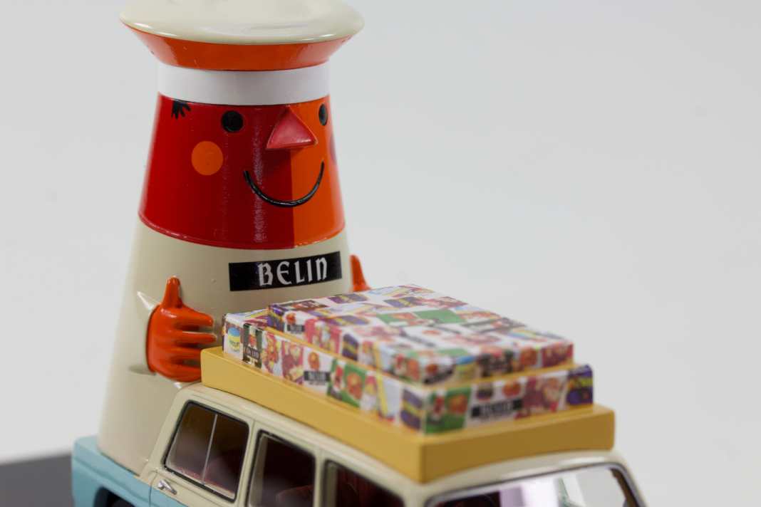 Die Figur am Ende des Werbewagens hat Franstyle bei seinem 1:43-Modell sehr fein und originalgetreu dekoriert ] Foto: Franstyle