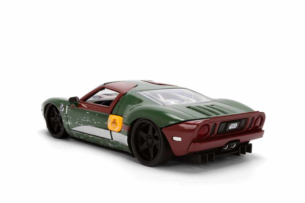 Ja: Ein Ford GT 40 von 2005 im Look des Raumschiffs Sklave 1 von Star Wars ist Fantasie mit Schneegestöber. Aber irgendwie auch klasse! ] Foto: Jada Toys