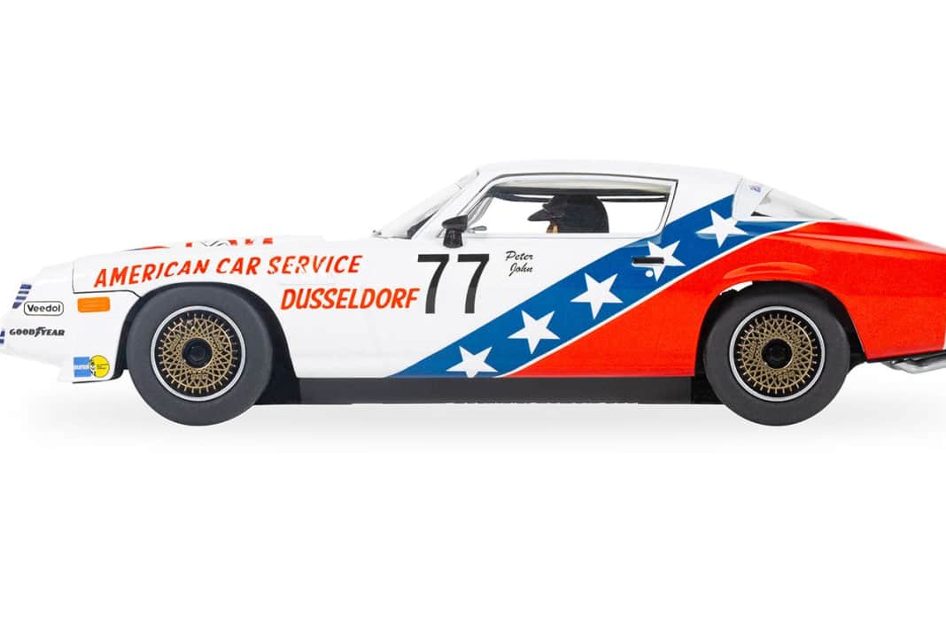 Eine Neuheit für 2025 ist bei Scalextric durchgesickert: Es ist dieser Camaro, der in der DPM mit der Nummer 77 in der Saison 1984 an den Start ging. ] Foto: Werk