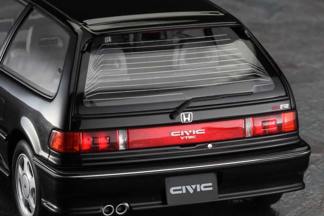 Die vier Buchstaben VTEC am Heck verweisen darauf, das Hasegawa mit seinem 1:24-Kit die 150-PS-Version des Civic nachbaut ] Foto: Hasegawa