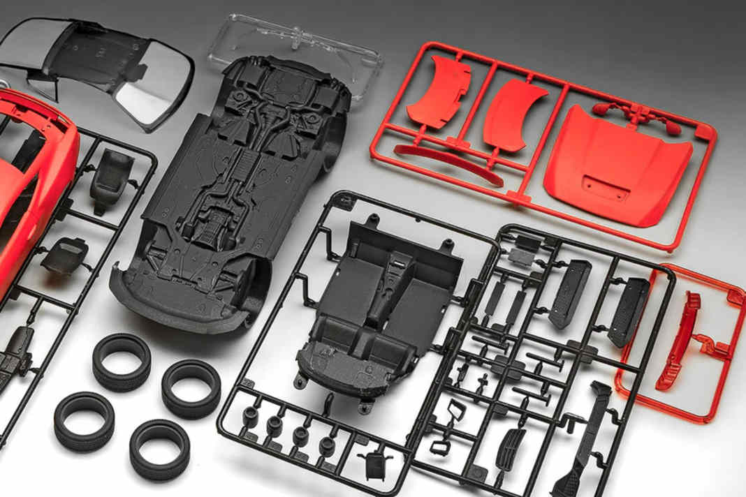 Revell ordnet den Mustang-Kit seinem Level 2 zu. Damit ist der Bausatz mit seinen 60 Teilen durchaus auch etwas für Einsteiger. ] Foto: Revell