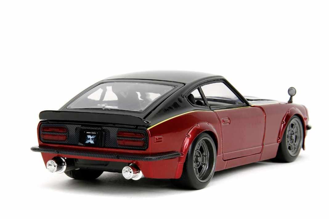 Ein Blick auf die fetten Auspuffrohre zeigt sofort: Das ist kein ganz normaler Datsun 240 Z in der Baugröße 1:24 von Jada ] Foto: Werk