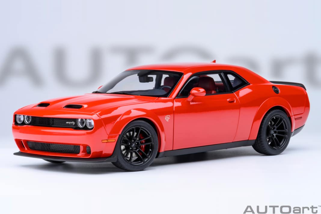 Auch der Dodge SRT ist von Autoart in Composite-Bauweise umgesetzt. Die Spaltmaße im Bereich der Türen und Hauben sind extraklasse. ] Foto: Autoart