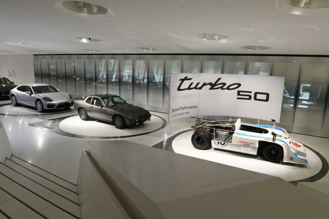 Die Sonderausstellung im Museum unterstreicht eindrucksvoll, dass Turbos zur DNA von Porsche gehören