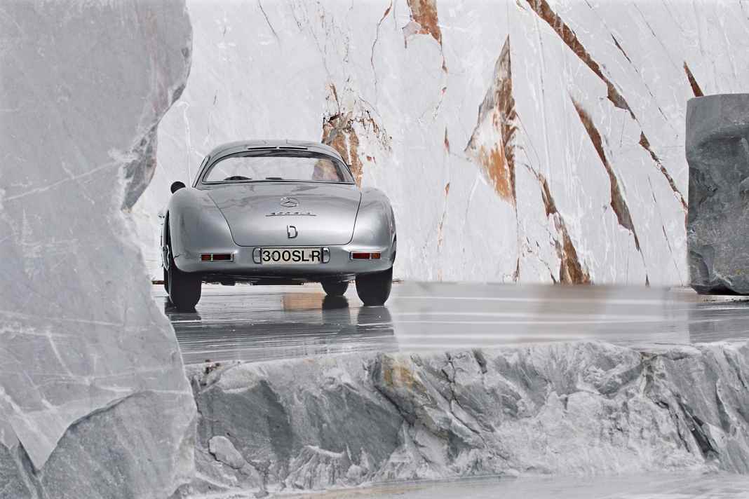 Markus Bolsinger hat das wertvollste Auto der Welt, den Mercedes-Benz SLR, auch im Carrara-Steinbruch abgelichtet