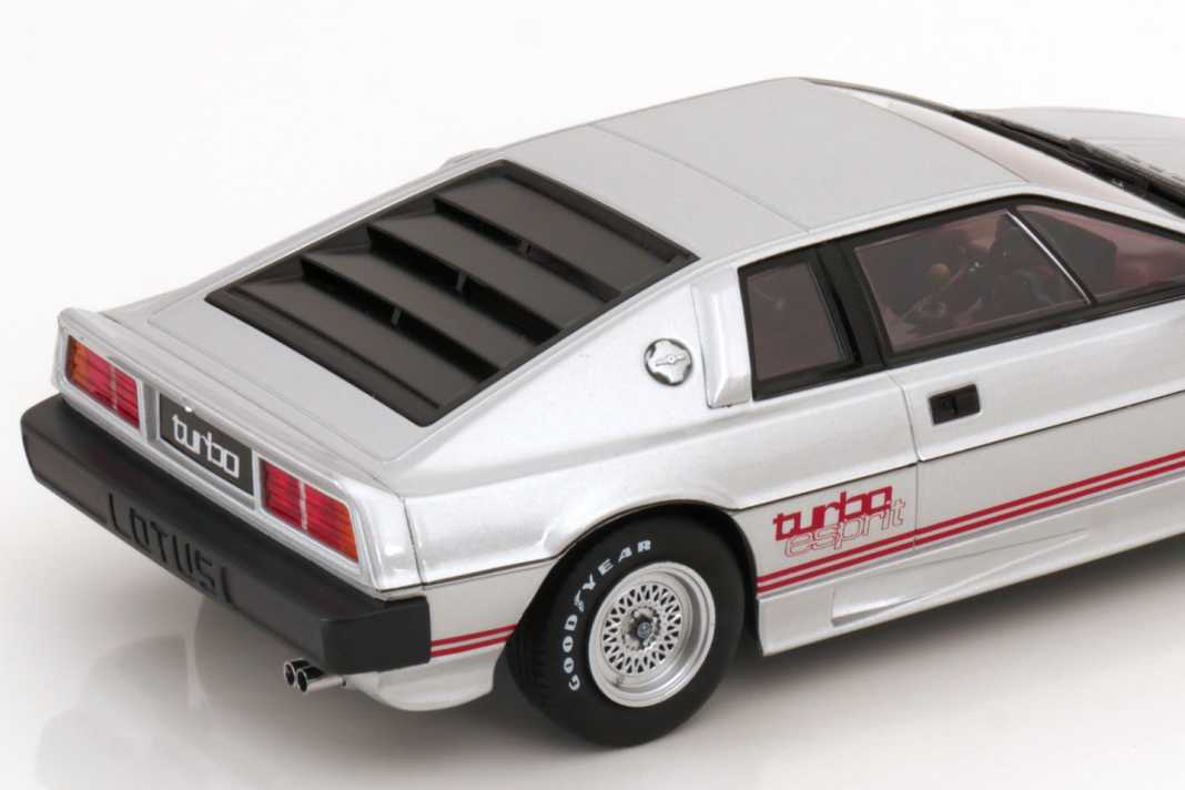 Die extrem kantige Grundform des Lotus Esprit geht auf einen Entwurf zurück, den Giorgetto Giugiaro bereits im Jahr 1972 skizziert hatte