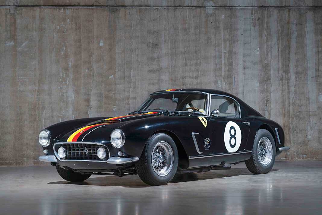 Der schwarze Ferrari 250 SWB Competizione...