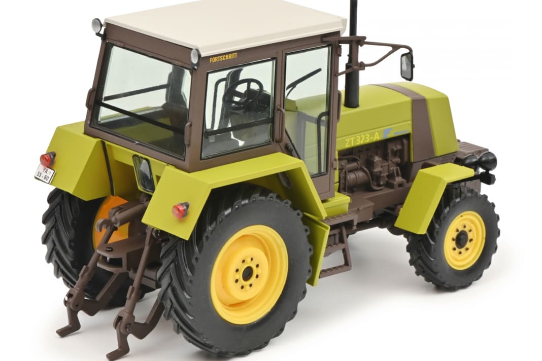 Aus dieser Perspektive ist die Inneneinrichtung des Schuco-Fortschritts ZT 323 gut sichtbar