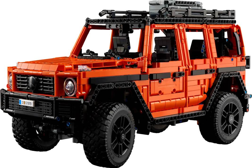 Eine G-Klasse ist ohnehin schon alles andere als dezent. Das Orange des Lego-Kits macht das 1:12-Modell noch auffälliger. ] Foto: Werk