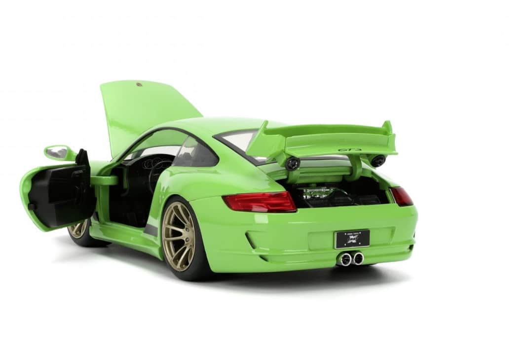 Der Maßstab 1:24 ist bei Jada Toys und seinen Modellen aus Fast & Furious gesetzt. Der neue Elfer hat bewegliche Türen und Hauben. ] Foto: Werk
