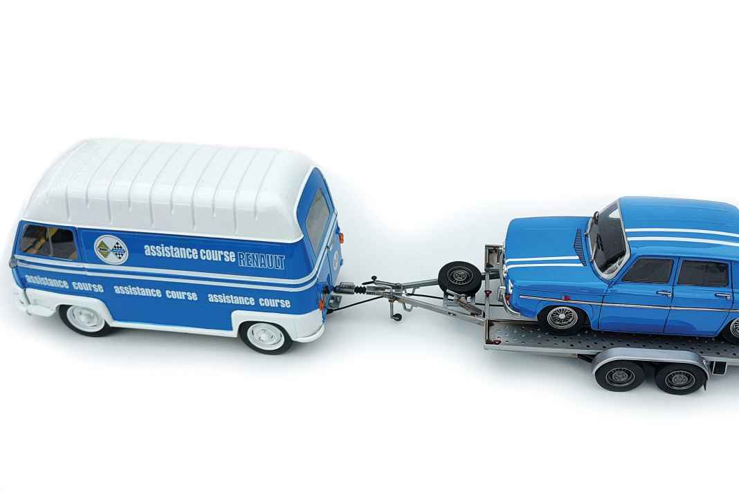 Star im Heller-Programm ist das Gordini-Set aus Renault Estafette, passendem Transportanhänger und R8 Gordini als 1:24-Kits ] Foto: Werk