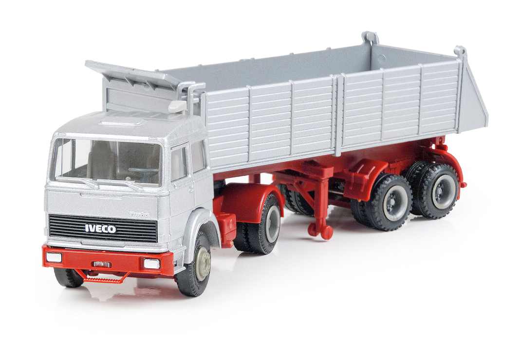 Der Iveco Kippersattelzug war das erste IAA-Modell von Herpa und debütierte zur Messe des Jahres 1983 in Frankfurt