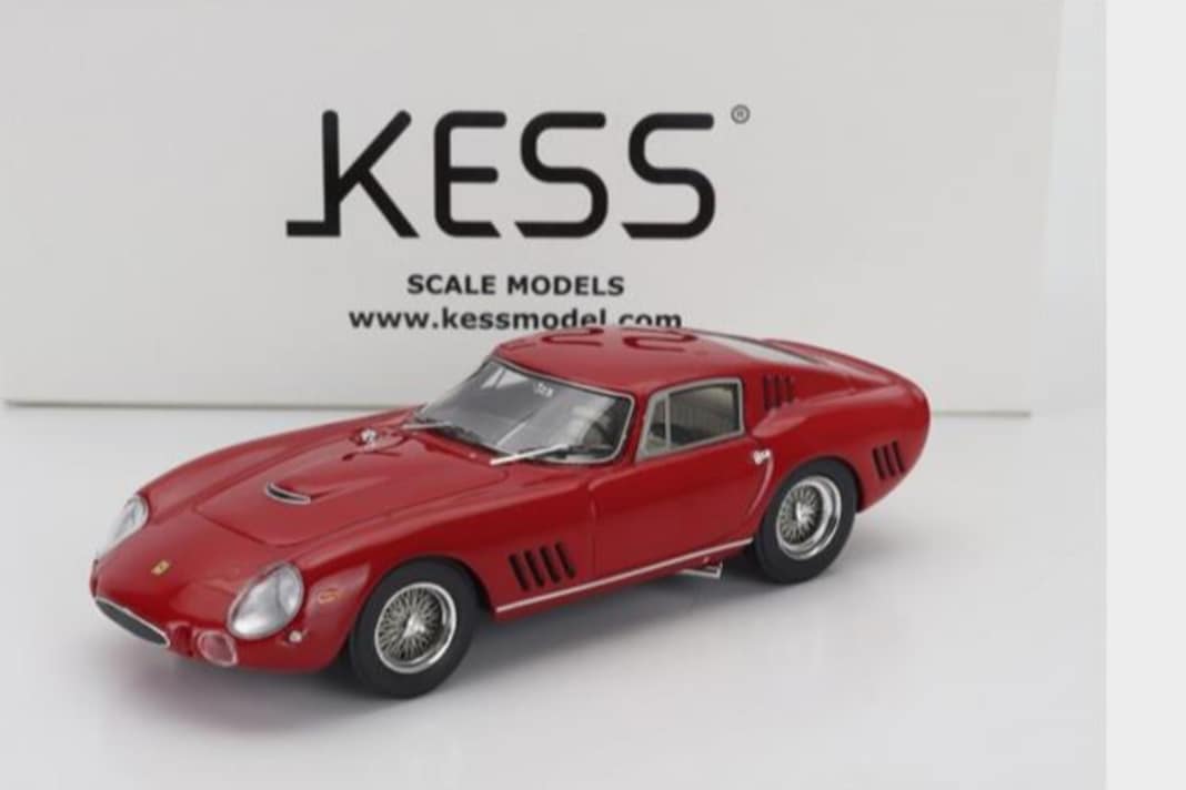 Zweiter Neuheitenkandidat der Firma Kess als Resinemodell ist der Ferrari 275 GTB/C. Das C steht dabei für Competizione, also die Leichtbau-Wettbewerbsversion. Hier als "Prova" in Rot.  ] Foto: Werk