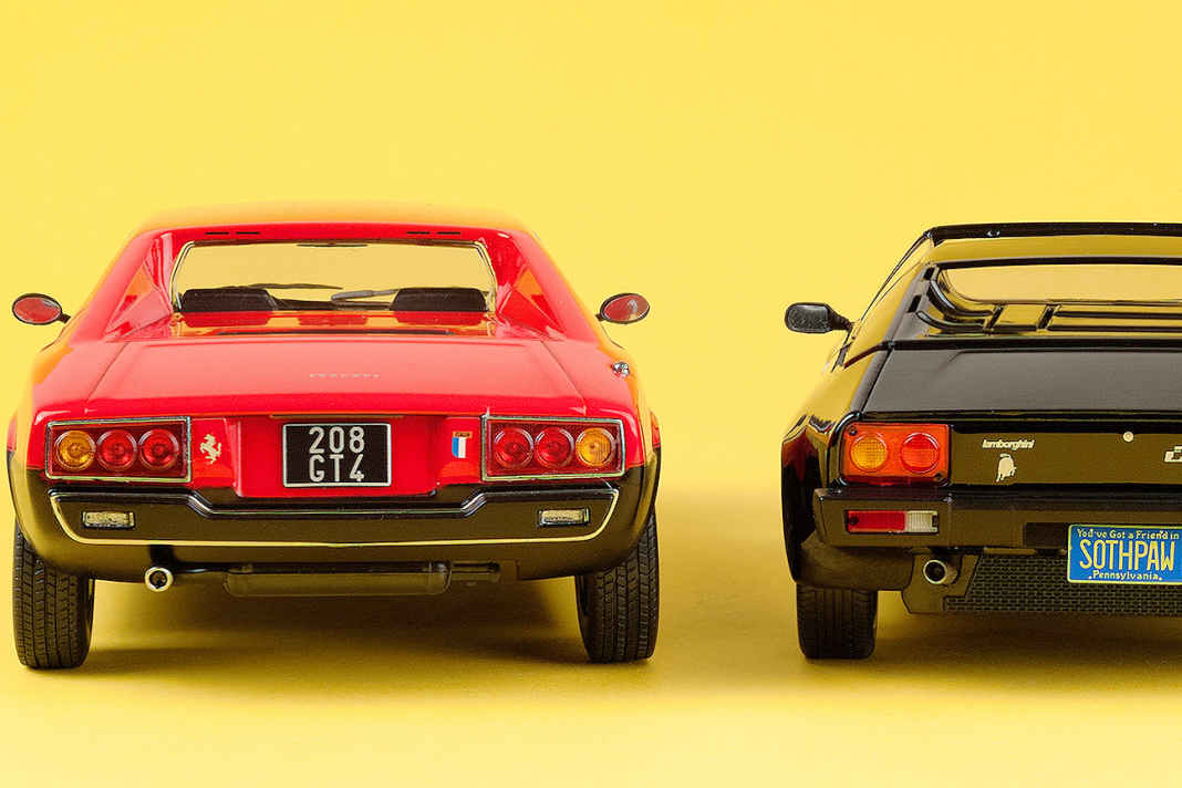 Dekoration, Proportionen und auch die Interieurs des Ferrari Dino und des Lamborghini Jalpa von KK-Scale in 1:18 sind gelungen