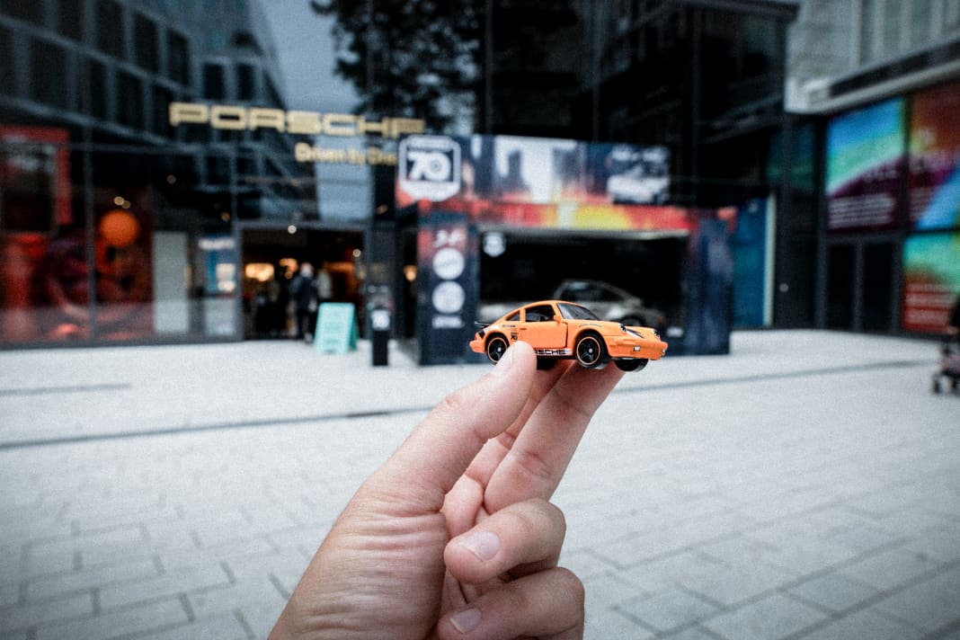 Am Brand Store in Stuttgart verschmelzen die Welten von 1:64 und 1:1