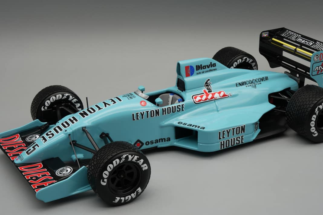 Der Wagen von Gugelmin fuhr im GP von England und kommt bei Tecnomodel deshalb mit Regenreifen zu den Sammlern ] Foto: Tecnomodel