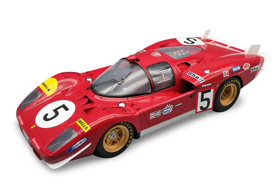 Das „Coda Lunga“ steht beim Ferrari 512 S für die Langheckversion, die 1970 zum Beispiel bei den 24 Stunden von Le Mans an den Start ging. Tecnomodel bringt acht 1:12-Versionen aus Resine.