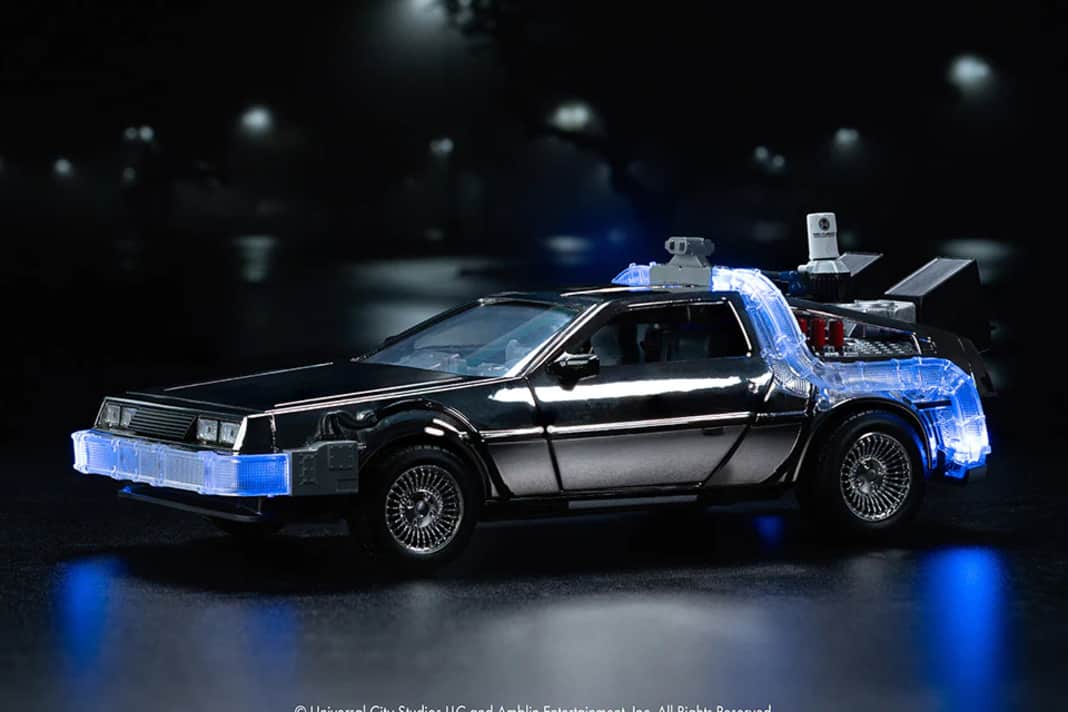 Eines ist sicher: Die ganz nahe Zukunft wird uns eine ganz geheimnisvoll schimmernde Zeitmaschine in der Baugröße 1:24 bringen. Und Regie führt dabei Jada Toys. ] Foto: Jada Toys