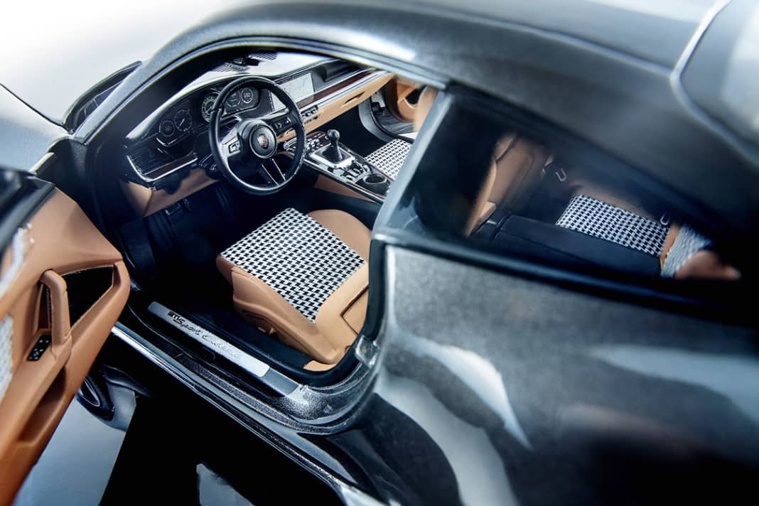 Den Porsche 911 (992) Sport Classic wird Minichamps 2024 in 1:18 geschlossen sowie mit beweglichen Türen und Haube anbieten