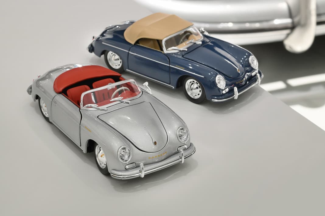Sowohl das Original des Porsche 356 Speedsters als auch die 1:24-Version von Welly im Museums-Look konzentrieren sich auf das Wesentliche