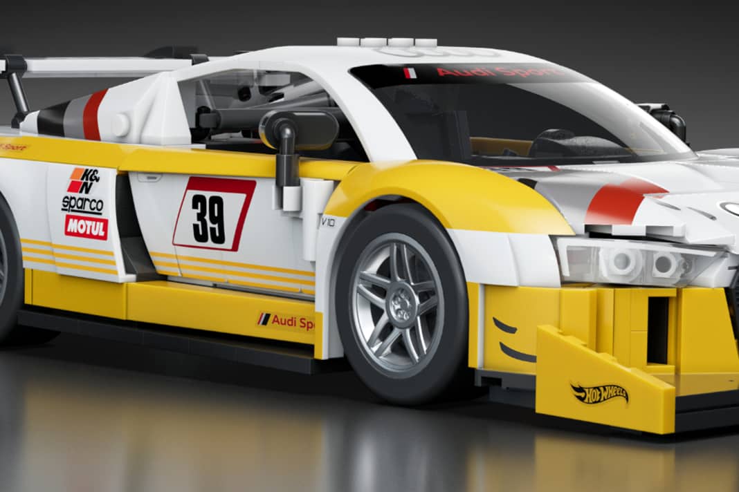 Die zweite Ikone, die beim Mattel-Label Hot Wheels als Klemmbaustein-Kit an den Start geht, ist der Audi R8 LMS in 1:16 ] Foto: Hot Wheels