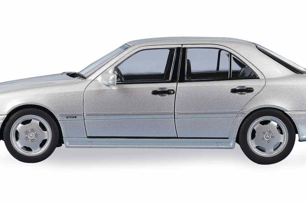 Der Mercedes- Benz C 36 AMG...