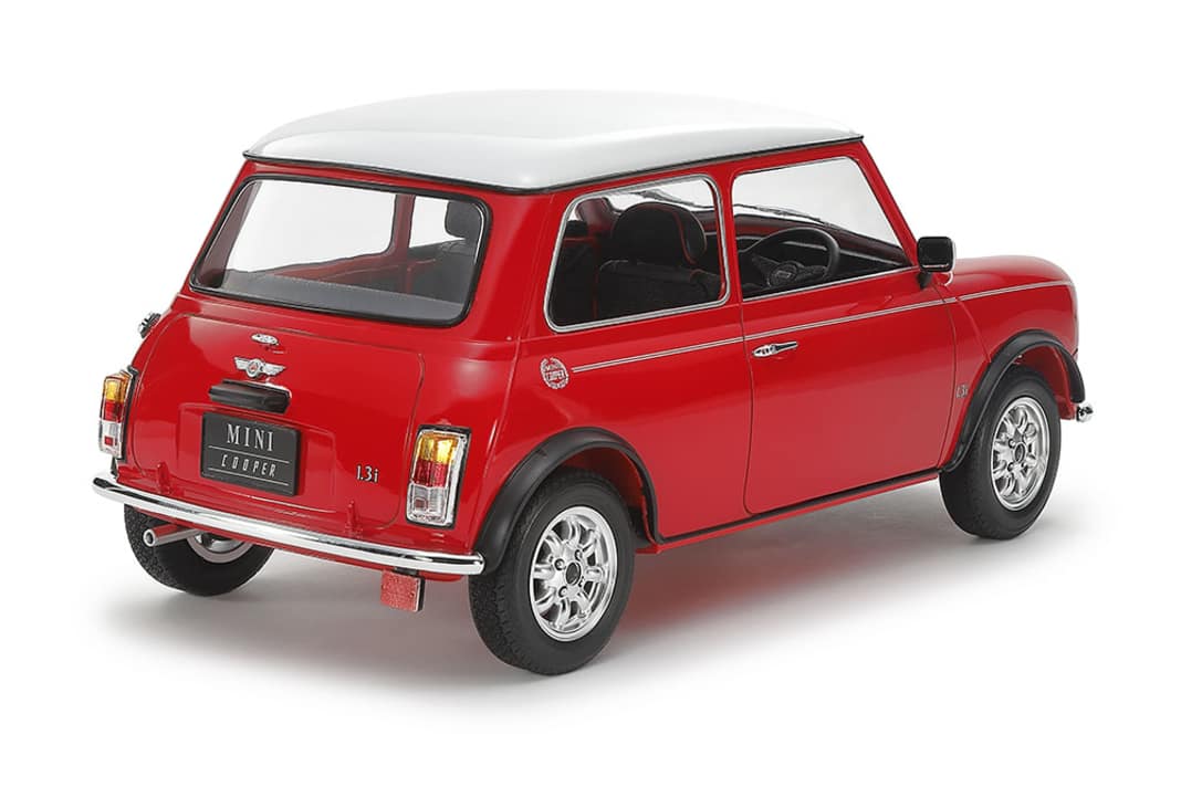 Gelungene Proportionen sind bei Tamiya gesetzt. Das ist auch beim neuen 1:12-Bausatz des klassischen Mini Cooper 1.3i nicht anders. ] Foto: Tamiya