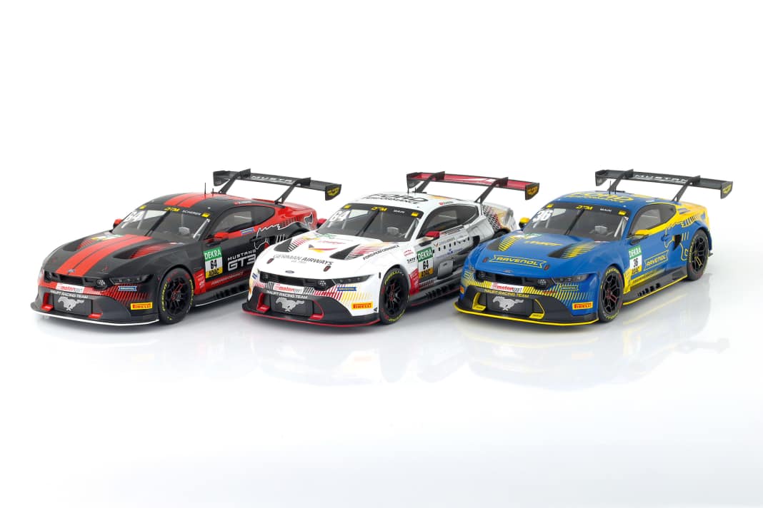 Auch in Sachen Dekoration können sich die drei unterschiedlichen Ford Mustang DTM von 2025 richtig gut in Szene setzen