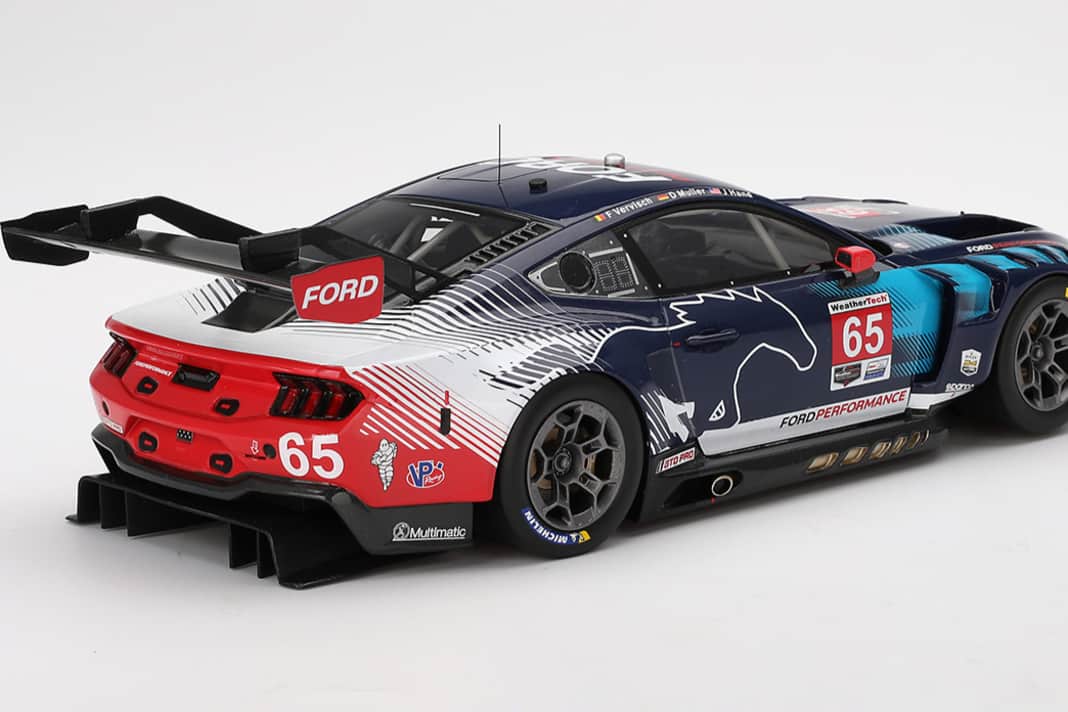 Das Vorbild zu diesem fein gemachten Top-Speed-Modell des Ford Mustang GT3 ging 2024 in Daytona an den Start ] Foto: Werk
